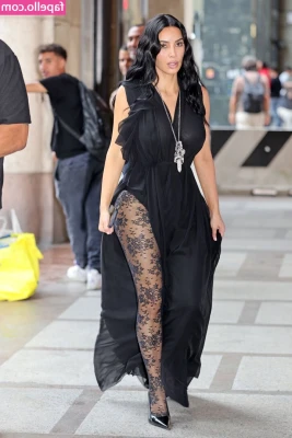 Kim Kardashian [ kim-kardashian-1 ] - Happy 4/20! 😚💨
