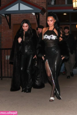 Kim Kardashian [ kim-kardashian-1 ] - obsessed with this apron 🥰😌😍 (ps scroll for titties)