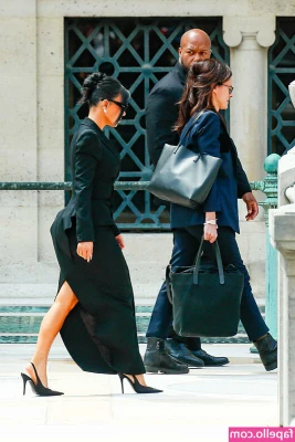 Kim Kardashian [ kim-kardashian-1 ] - Ch0ke on it. SLUT.