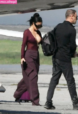 Kim Kardashian [ kim-kardashian-1 ] - Thick thighs this morning! Coxas grossas nessa manhã!