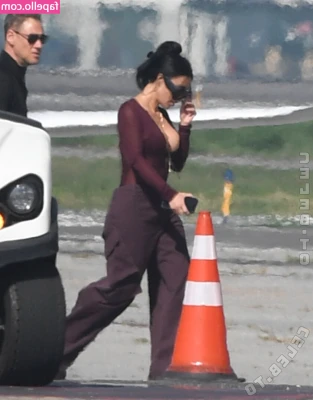 Kim Kardashian [ kim-kardashian-1 ] - Good Afternoon 🌞 Wet Wednesday is now in session. It’s time to