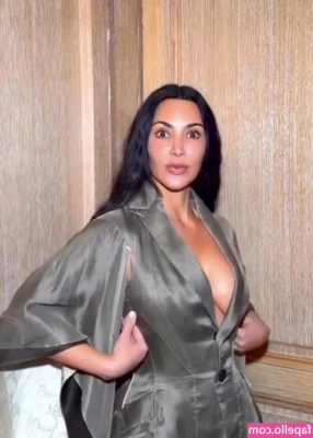 Kim Kardashian [ kim-kardashian-1 ] - Hey babe🥰