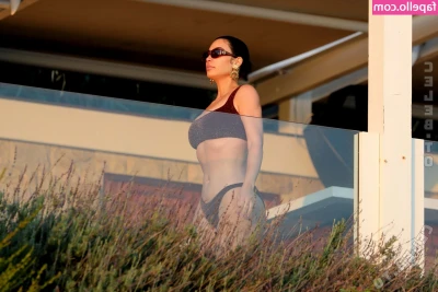 Kim Kardashian [ kim-kardashian-1 ] - Let's see what it can do.......