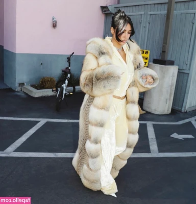 Kim Kardashian [ kim-kardashian-1 ] - Mmm