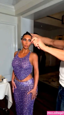 Kim Kardashian [ kim-kardashian-1 ] - You want me to bend over ?