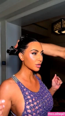Kim Kardashian [ kim-kardashian-1 ] - ~Weekly Video~ Getting some good close ups of the wand ripples across