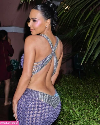 Kim Kardashian [ kim-kardashian-1 ] - This is my happy place 🥰