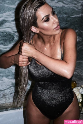 Kim Kardashian [ kim-kardashian-1 ] - does my she dick look tasty 😋☀️💦