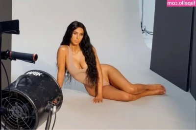 Kim Kardashian [ kim-kardashian-1 ] - Such a fat, bulbous piggy