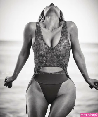 Kim Kardashian [ kim-kardashian-1 ] - How bad do you want me?