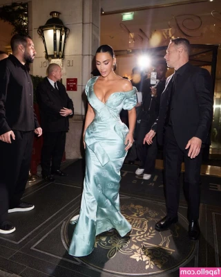 Kim Kardashian [ kim-kardashian-1 ] - VAS A OBEDECER Y CORRERTE PARA MI PAPI, JOI EN ESPAÑOL 🔥5.99$🥵