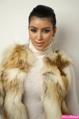 Kim Kardashian [ kim-kardashian-1 ] - Good morning everyone and enjoy the holidays if your off from work