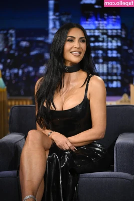 Kim Kardashian [ kim-kardashian-1 ] - Good Morning!! ❤️🍒