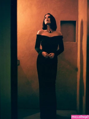 Zoey Deutch [ zoey-deutch-1 ] - Too much to handle 😈🖤✨