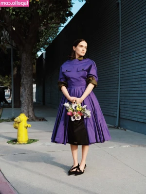 Zoey Deutch [ zoey-deutch-1 ] - I love how thick it is here 💙