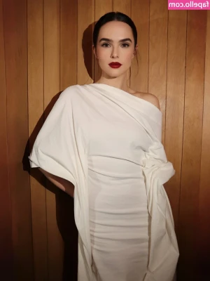 Zoey Deutch [ zoey-deutch-1 ] - 👀 bad dragon toy fundraiser? Tip on this post to help me buy the