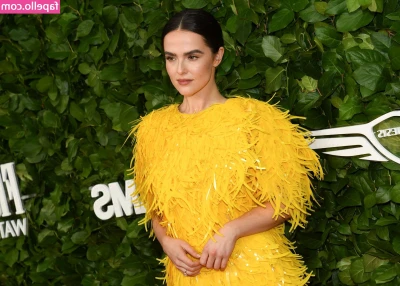 Zoey Deutch [ zoey-deutch-1 ] - Let’s make onlyfans naughty today 😈