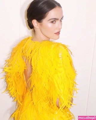 Zoey Deutch [ zoey-deutch-1 ] - Had a little photo shoot with some PVC ;)