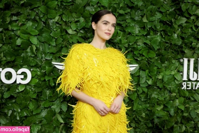 Zoey Deutch [ zoey-deutch-1 ] - What about me turns you on the most? 🙃