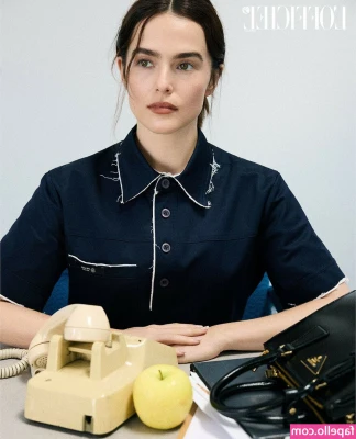 Zoey Deutch [ zoey-deutch-1 ] - Now that we're back home, mommy needs you to treat her now <3