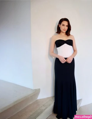 Zoey Deutch [ zoey-deutch-1 ] - 🔥‼️💯I have 50% discount on my page much hotter .