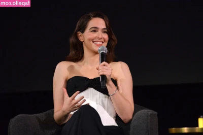 Zoey Deutch [ zoey-deutch-1 ] - Are you up for active or lazy weekends at home? 🏡💤 Whether it's