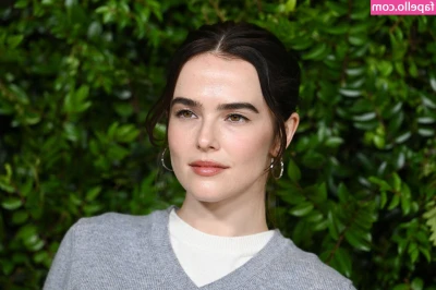 Zoey Deutch [ zoey-deutch-1 ] - The jerkathon begins...