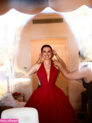 Zoey Deutch [ zoey-deutch-1 ] - Monday morning mood 👅 spank me?