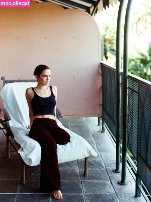 Zoey Deutch [ zoey-deutch-1 ] - Maybe this grey skirt, and white blazer? I could sit on your lap and