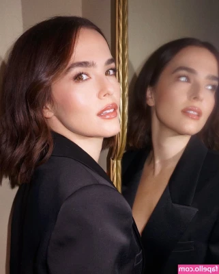 Zoey Deutch [ zoey-deutch-1 ] - Sugar and spice and all things nice 👅