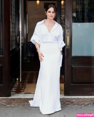 Zoey Deutch [ zoey-deutch-1 ] - Meditate for 10 minutes today, instead of jerking!