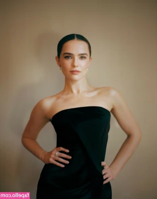 Zoey Deutch [ zoey-deutch-1 ] - Early morning sweat 💦
