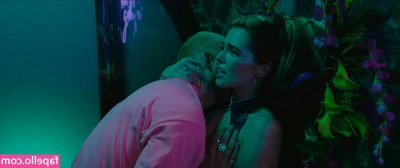 Zoey Deutch [ zoey-deutch-1 ] - Here's me celebrating the joy of spring, in this trailer for a very