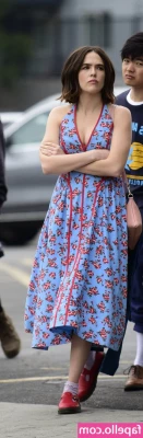 Zoey Deutch [ zoey-deutch-1 ] - Here's your dessert 💨💨💨💨