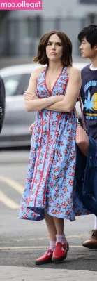 Zoey Deutch [ zoey-deutch-1 ] - Hmm I am in the mood too ..