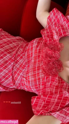 Zoey Deutch [ zoey-deutch-1 ] - I made my fingers so so wet  plus strip teasing and squirting  3 vids