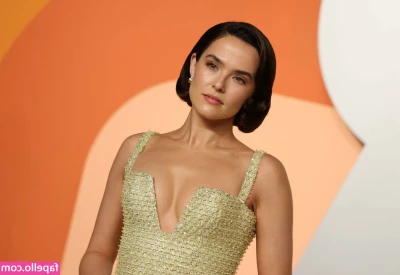 Zoey Deutch [ zoey-deutch-1 ] - Limpdick Loser Affirmations  Not ANOTHER limpdick loser in denial!