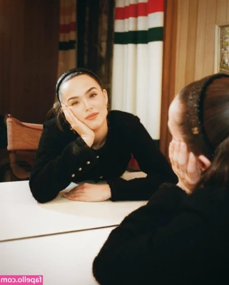 Zoey Deutch [ zoey-deutch-1 ] - Quw hacen corazones!!!!