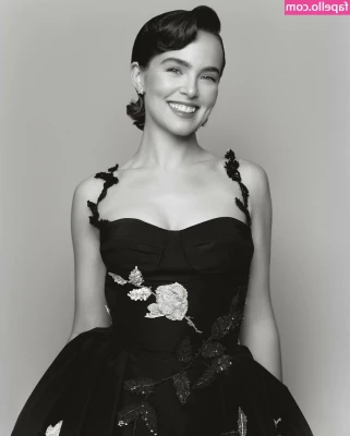 Zoey Deutch [ zoey-deutch-1 ] - THROWBACK THURSDAY CLIP  I ll be posting my TBT clips for free here 