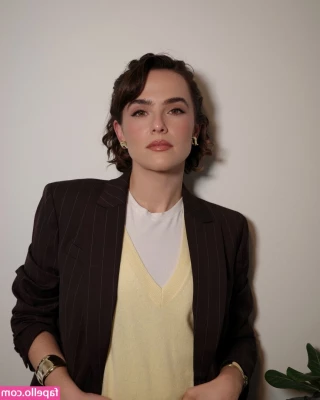 Zoey Deutch [ zoey-deutch-1 ] - I just shidded