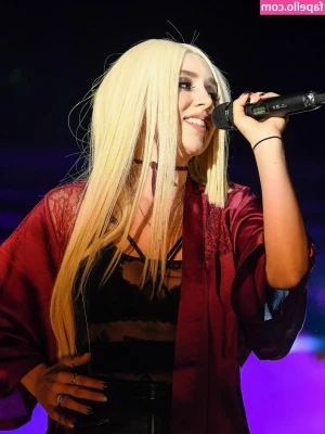 Ava Max [ ava-max ] - Sweet Dreams Boys 💟☮️