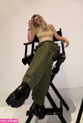 Ava Max [ ava-max ] - Cucumber bj while making dinner  partner never knew while he was