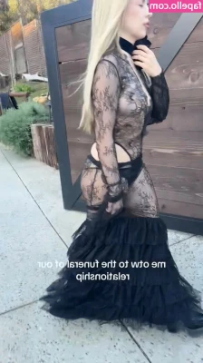 Ava Max [ ava-max ] - Back from my work trip! My IRL business seems to keep me busy,