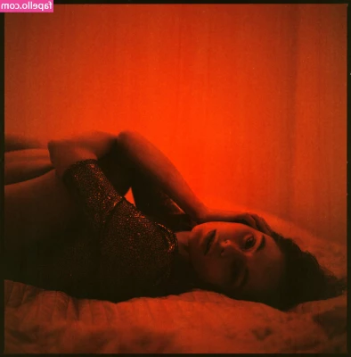 Maria Knofe [ maria-knofe ] - baby I'm lonely, come back to bed. 😇