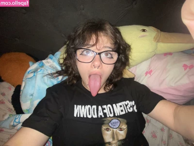 Long Tongue Fetish [ long-tongue-fetish ] - Feeling fly looking fly