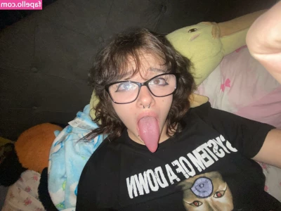 Long Tongue Fetish [ long-tongue-fetish ] - If you see this rn make sure to show it some love