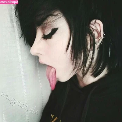 Long Tongue Fetish [ long-tongue-fetish ] - I can t wait for it to warm up in Florida so I can enjoy the beach