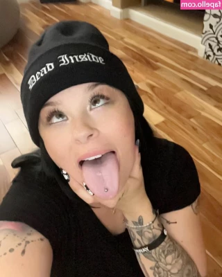 Long Tongue Fetish [ long-tongue-fetish ] - chilling on set for #DDF