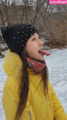 Long Tongue Fetish [ long-tongue-fetish ] - Black and White bitch