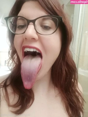 Long Tongue Fetish [ long-tongue-fetish ] - do you like this angle